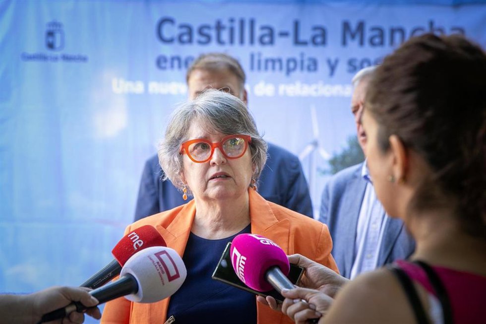 La consejera de Desarrollo Sostenible, Mercedes Gómez, ha inaugurado el Curso sobre Comunidades Energéticas y Participación Municipal que organiza la Junta de Comunidades de Castilla-La Mancha en colaboración con UNEF.