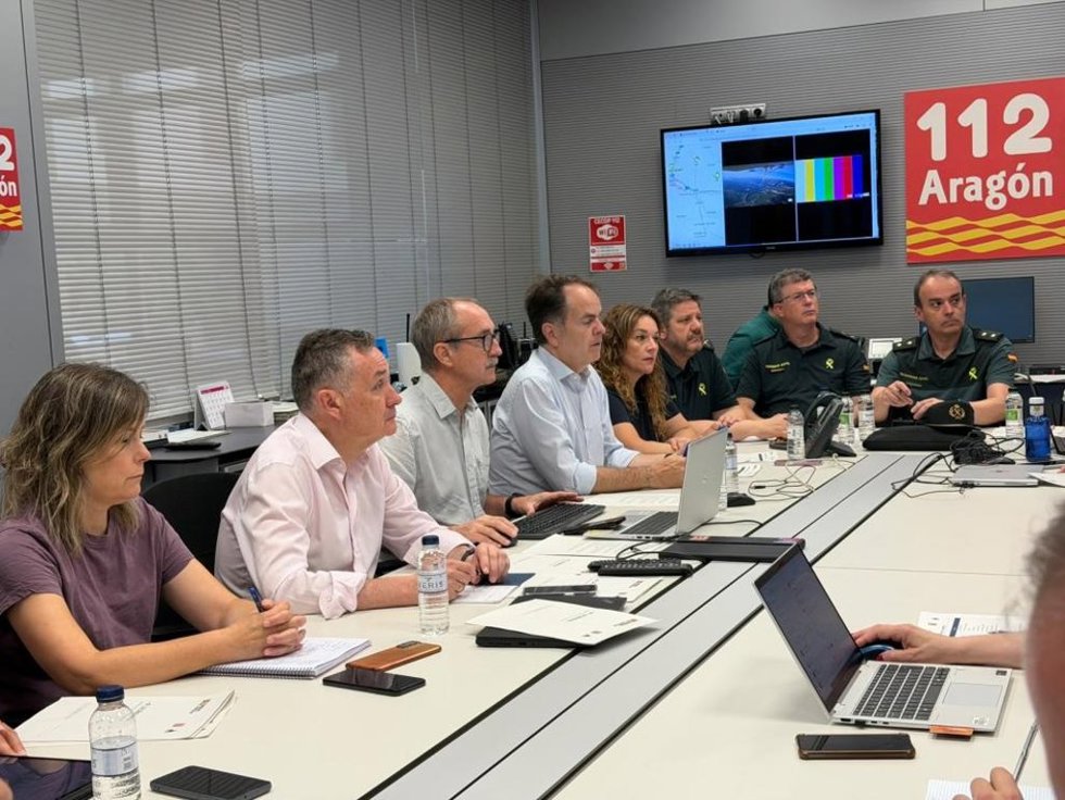 El Gobierno de Aragón mantiene activada la Situación Operativa 2 mientras se trabaja intensamente para consolidar el perímetro ante la previsión de fuertes rachas de viento desde el mediodía