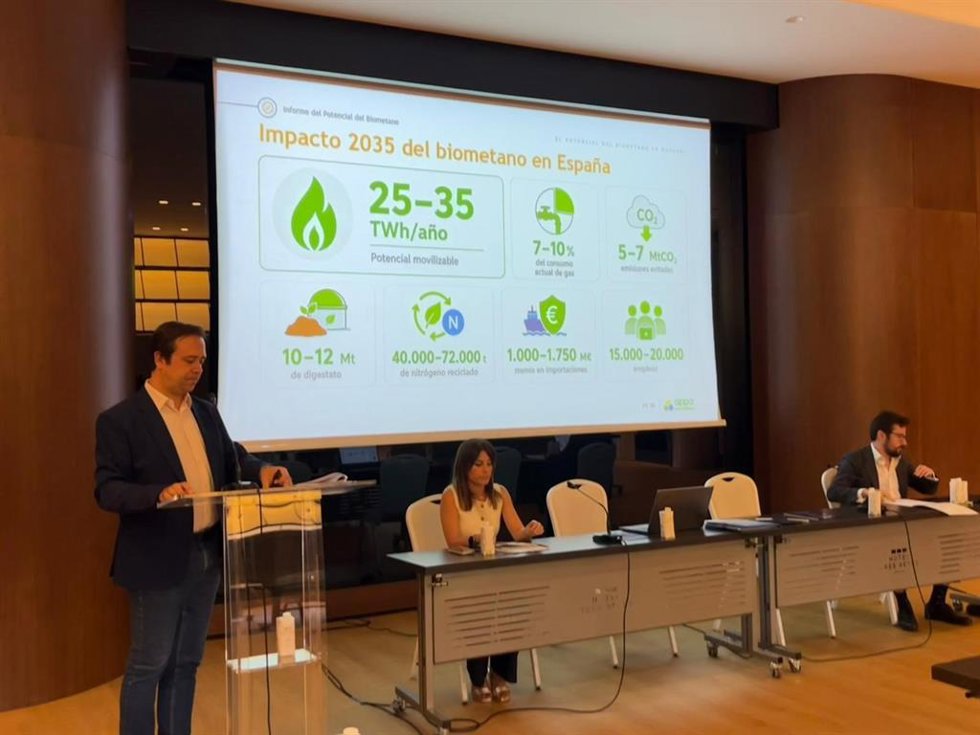 Javier Muñoz, director de Comunicación y Relaciones Institucionales de la Asociación de Empresas de Energías Renovables (APPA Renovables, en un encuentro en Pamplona.