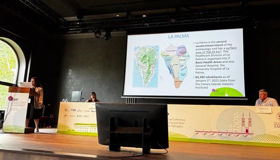El grupo de trabajo sobre Fiebre de Duración Intermedia de Canarias, integrado por investigadores del Servicio Canario de la Salud (SCS), la Universidad de La Laguna y la Universidad de Barcelona, presentan los resultados de su estudio en Logroño
