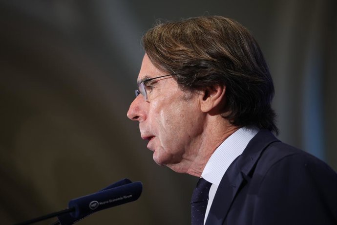 O ex-presidente do Governo, José María Aznar, durante um café da manhã informativo no hotel Mandarin Oriental Ritz, em 1º de julho de 2026, em Madri (Espanha). O evento foi organizado pelo Nueva Economía Fórum.