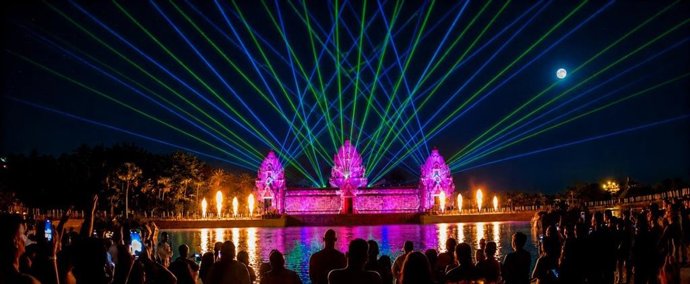 Over 4,000 Attend the Launch of Siam Night 2026: A New Nightlife Experience in Tenerife Running Until August Over 4,000 Attend the Launch of Siam Night 2026: A New Nightlife Experience in Tenerife Running Until August