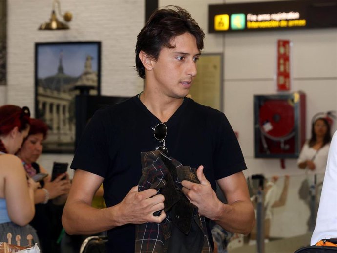 Andrés Roca Rey ha regresado de Perú en solitario tras su primer viaje a su país con Tana Rivera