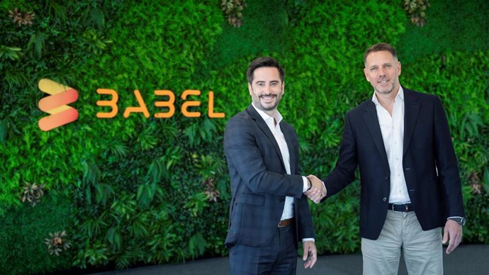 De Izquierda A Derecha Manuel Sáenz, CEO De Bosonit Y Tony Olivo, CEO De Babel
