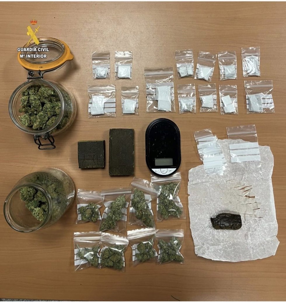 Droga incautada en los cacheos a los detenidos.