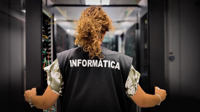 Foto de una responsable informática del hospital Virgen Macarena. Imagen de archivo.