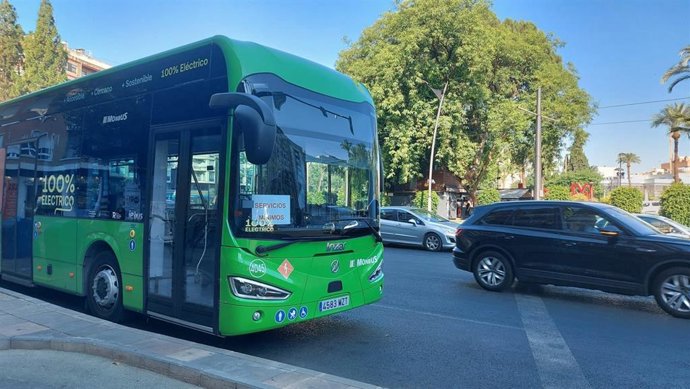 Autobuses en servicios mínimos por la huelga del 1 y 2 de julio