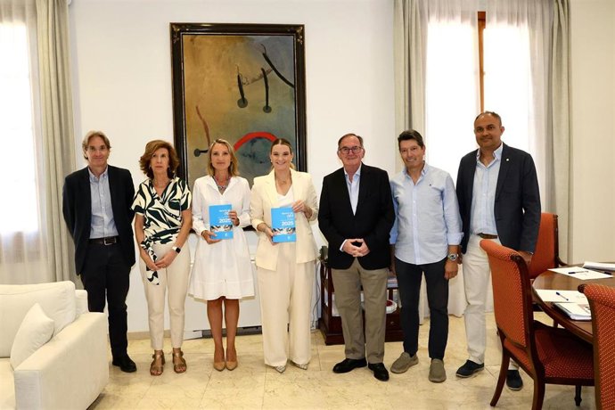 El CES presenta a Prohens la memoria de 2025.