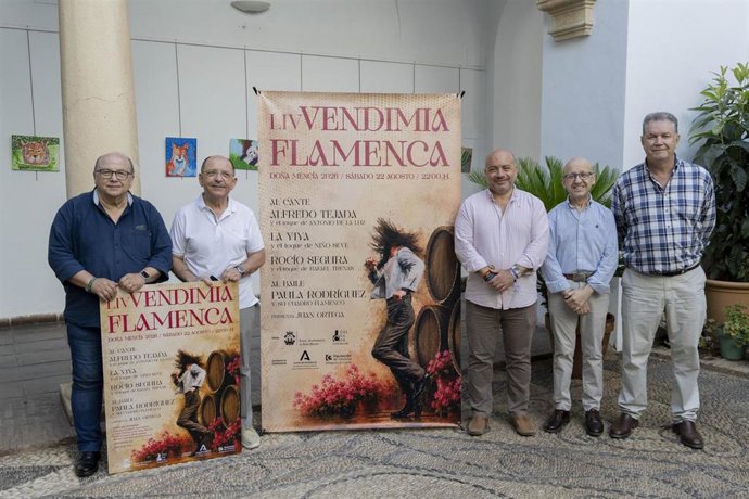 El delegado de Cultura de la Diputación, Gabriel Duque, en la presentación de LIV Vendimia Flamenca de Doña Mencía.