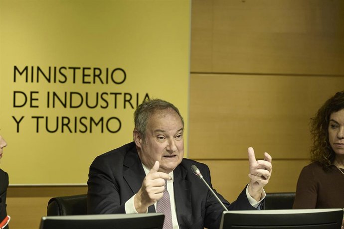 Archivo - El ministro de Industria y Turismo, Jordi Hereu.
