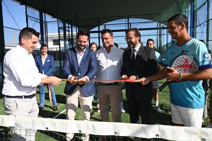 Inauguración de las nuevas pistas de pádel en Alhendín.