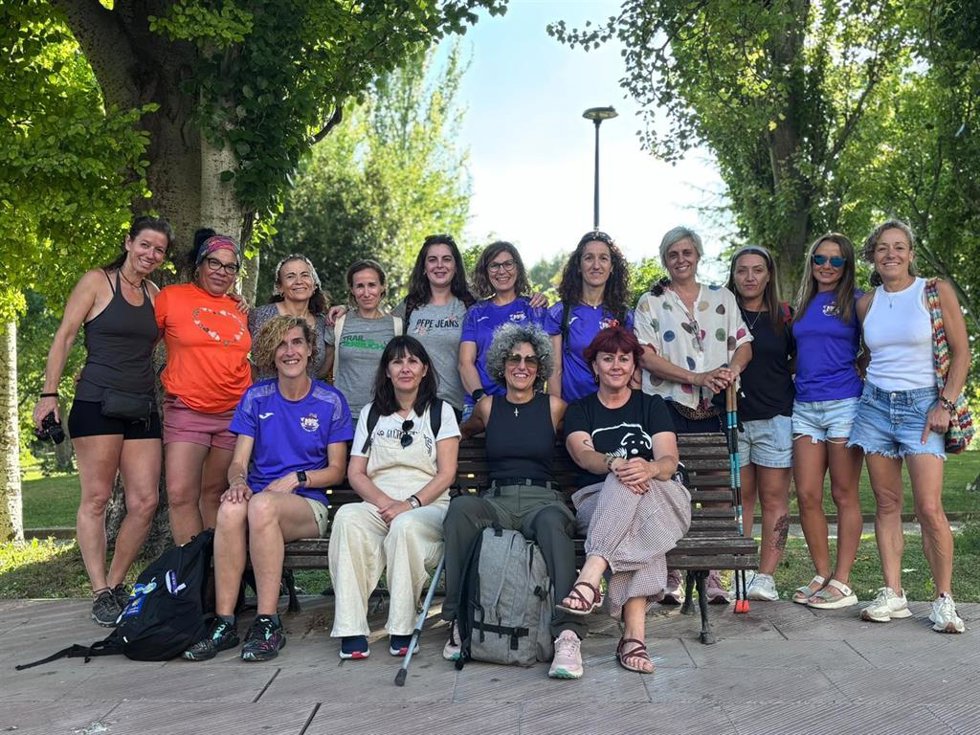 Las mujeres participantes en la ruta senderista.