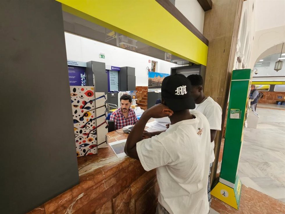 Correos habilitará 383 oficinas hasta el 30 de septiembre para atender subsanaciones de expedientes de regularización