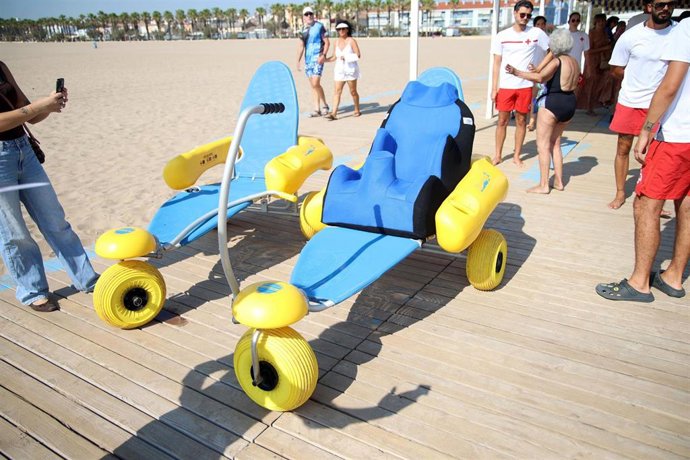 Prototipo de sillón ergonómico para silla anfibia en asistencia al baño para personas con parálisis cerebral.