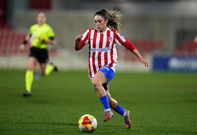 Archivo - La futbolista costarricense Priscila Chinchilla, con el Atlético de Madrid en los cuartos de final de la Copa de la Reina 2025-26, en la Ciudad Deportiva Alcalá de Henares.