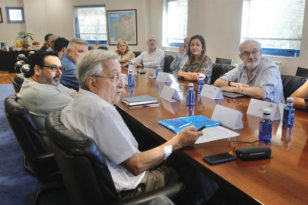 La Organización De Produtores De Mexillón De Galicia (Opmega) Ha Presentado Este Miércoles Ante La Conselleira Do Mar, Marta Villaverde, Estudios Que Muestran Los Los Beneficios Ambientales De Las Bateas