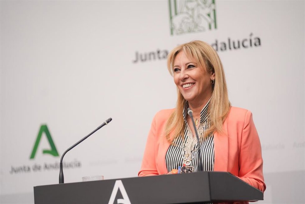 La consejera de Economía, Hacienda, Fondos Europeos y Diálogo Social y portavoz del Gobierno en funciones, Carolina España. 