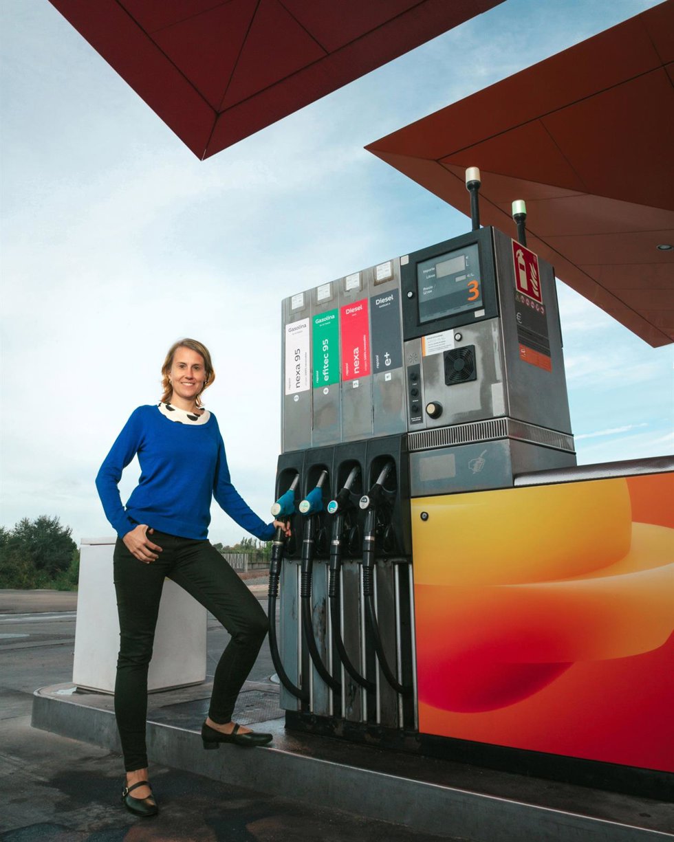 Archivo - Repsol celebra el Mes del Orgullo con una exposición fotográfica en sus sedes