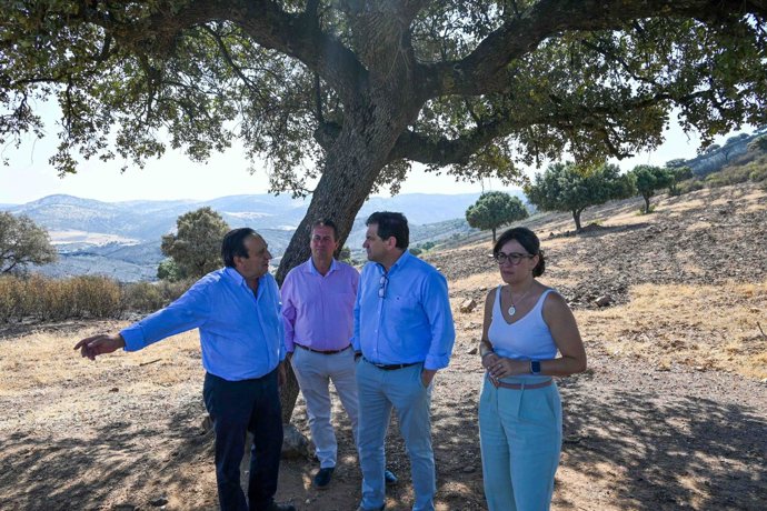 Visita del presidente de la Diputación de Ciudad Real, Miguel Ángel Valverde.