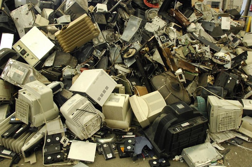 Archivo - Recyclia gestiona casi 100.000 toneladas de residuos electrónicos en 2025, un 28% más que el año anterior.