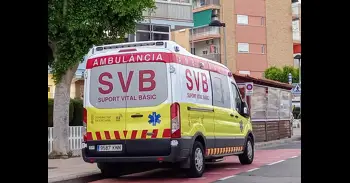 Set ferides lleus i amb contusions en un accident entre un bus de l'EMT i una furgoneta en l'avinguda Campanar