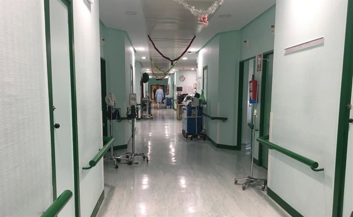 Archivo - Passadís d'un hospital