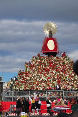 Archivo - Ofrenda de Flores a la Virgen del Pilar 2012