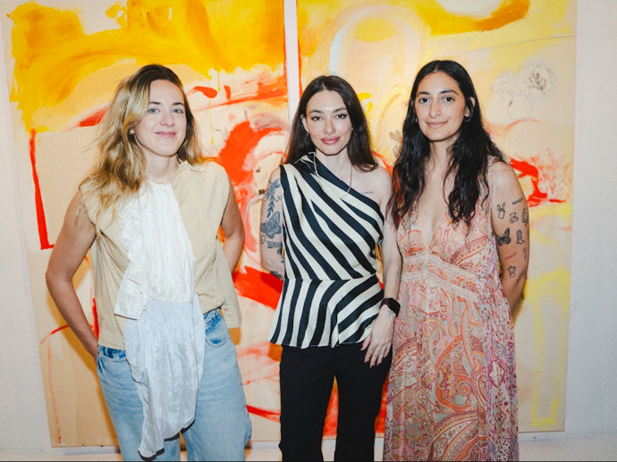 Fundadoras de la galería Corvus Blanc: Sofia Festa, Yair Chevalier, Lucia Cugliari