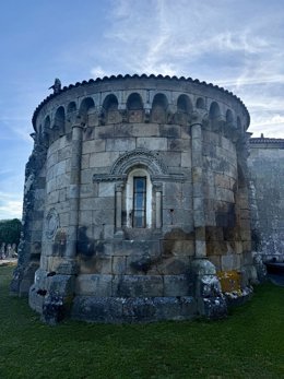 Ábside de la iglesia románica de San Martiño de Cameixa, en el municipio ourensano de Boborás