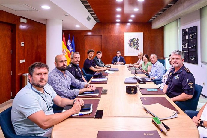 La Comisión de Protección Civil del Ayuntamiento de Palma para debatir medidas que se aplicarán en el eclipse del 12 de agosto.