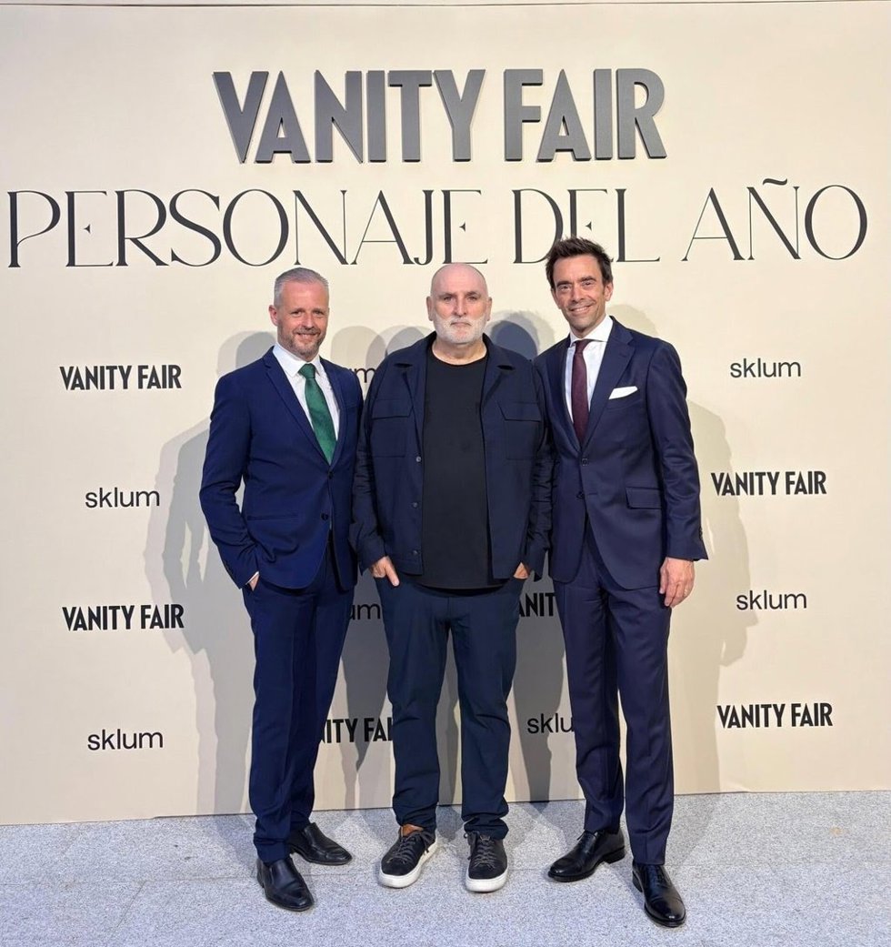 Íñigo Torres, presidente de la Comisión de Promoción del Consejo Regulador, José Andrés, Premio Personaje del Año Vanity Fair, e Íñigo Tapiador, director de Marketing y Comunicación