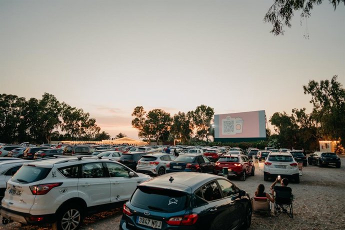 Autocine Star reabre en su 45º aniversario de la mano de Teatro La Plazeta
