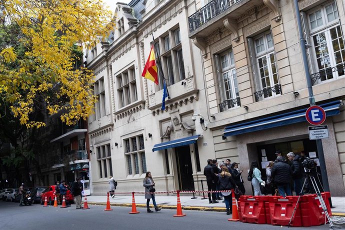 Archivo - Fachada del Consulado de España, a 21 de mayo de 2024, en Buenos Aires (Argentina). 