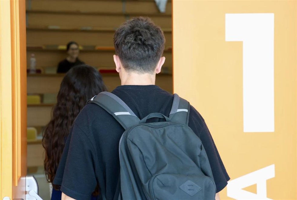 Imágenes de la primera jornada de la Prueba de Acceso a la Universidad (PAU) de 2026 en Cádiz. A 2 de junio de 2026 en Cádiz (Andalucía, España). Foto de archivo
