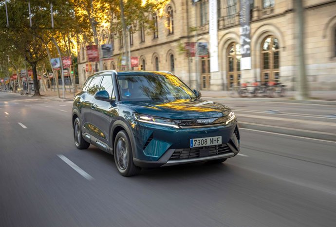 Archivo - BYD lidera el mercado híbrido enchufable en abril con el el Atto 2 y el Seal en las dos primeras plazas