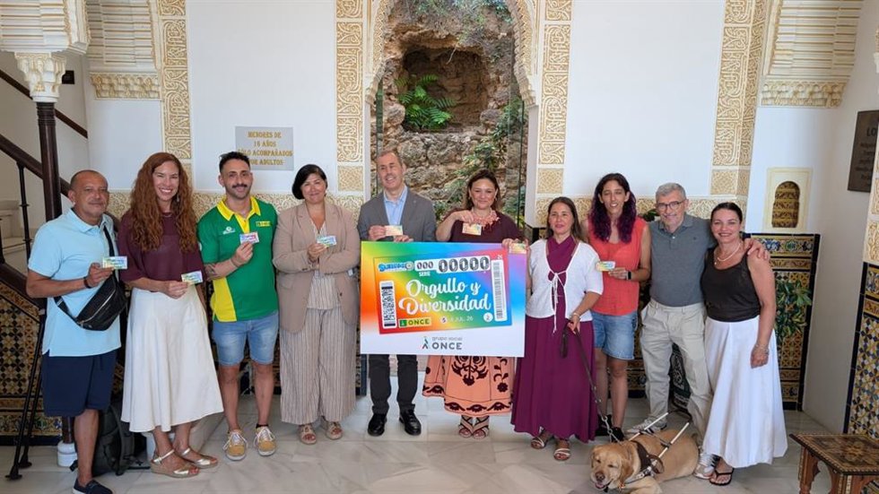 Presentación del cupón del sábado con motivo de Orgullo