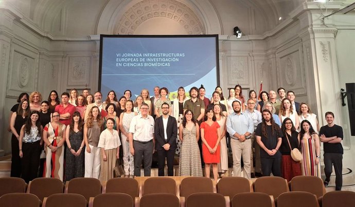Foto de grupo da VI edição do encontro dedicado às Infraestruturas Europeias de Pesquisa.