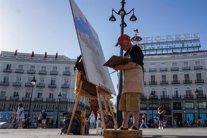 Archivo - Antonio López en la Puerta del Sol de Madrid