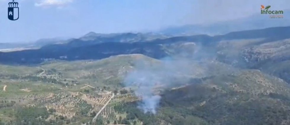 Declarado un incendio en Molinicos (Albacete) que alcanza nivel 1 por corte de línea eléctrica