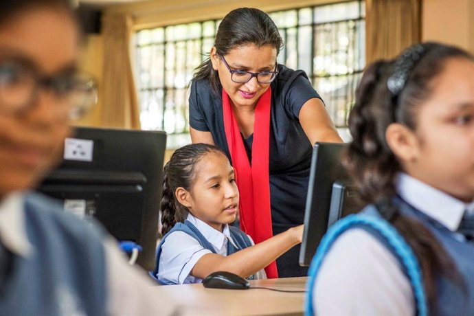 Perú.- Gobierno transfiere más de S/79 millones a regiones para el pago de docentes