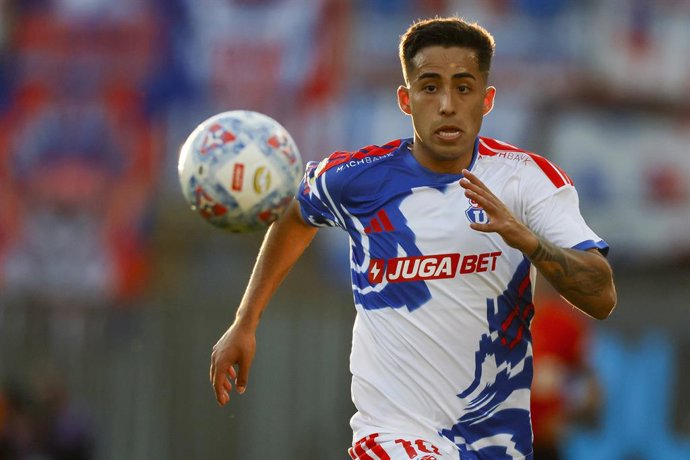 Futbol, Everton vs Universidad de Chile. Fecha 10, Liga de Primera 2026. El jugador de Universidad de Chile Lucas Assadi es fotografiado durante el partido de la Liga de Primera contra Everton disputado en el estadio Sausalito de Vina del Mar,