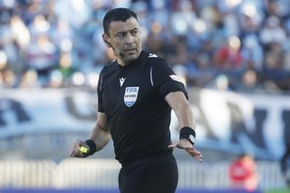 Futbol, Union Espanola vs Magallanes. Final, Copa Chile 2022. El arbitro  Roberto Tobar dirige la final de Copa Chile entre Union Espanola contra Magallanes disputado en el estadio El Teniente. Rancagua, Chile. 13/11/2022 Jonnathan