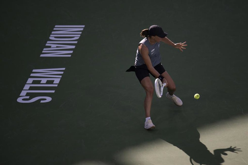 Archivo - Iga Swiatek, en el Indian Wells Tennis Garden.