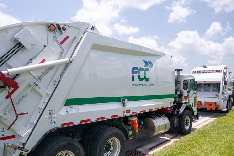 Camión de recogida de residuos de FCC Enviro en Florida