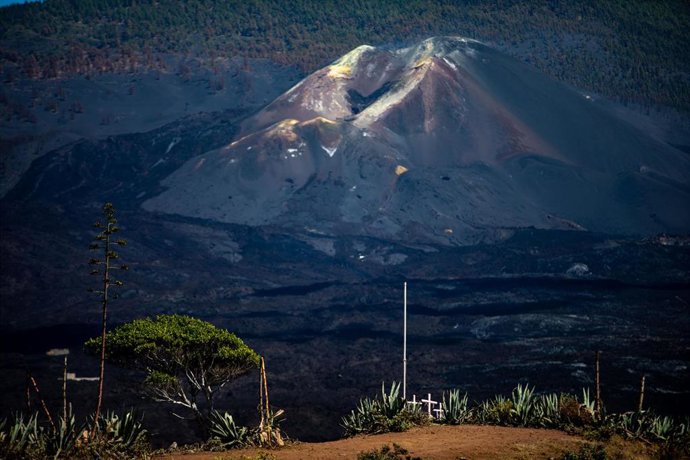 Archivo - Vistas del volcán Tajogaite, desde La Laguna, a 14 de septiembre de 2022, en los Llanos de Aridane, La Palma, Canarias (España). Después de 85 días de actividad, el pasado 25 de diciembre de 2021, se dio por finalizada la erupción del volcán de 