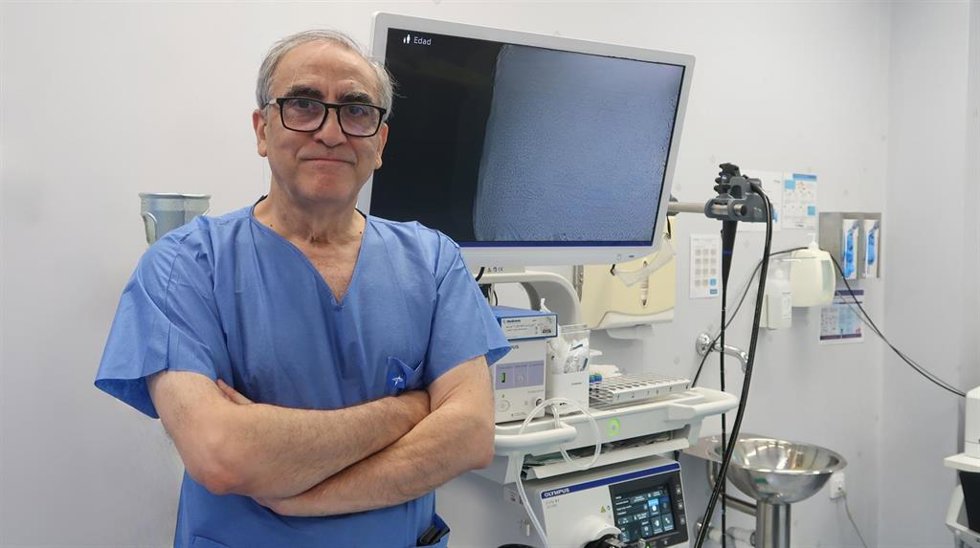 Doctor Rafael Romero Castro, especialista en Aparato Digestivo y endoscopias de Vithas Sevilla.