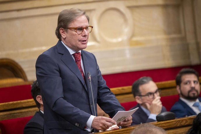 Archivo - El diputado de Vox, Joan Garriga, durante una sesión de control al Govern, en el Parlament de Catalunya, a 20 de mayo de 2026, en Barcelona, Catalunya (España). 
