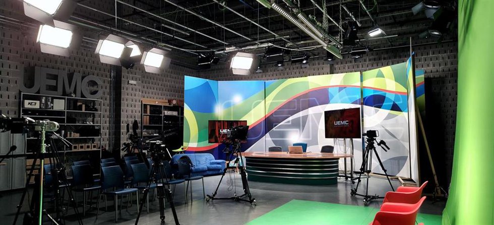 Archivo - Plato de cine y TV de la UEMC recientemente renovado.