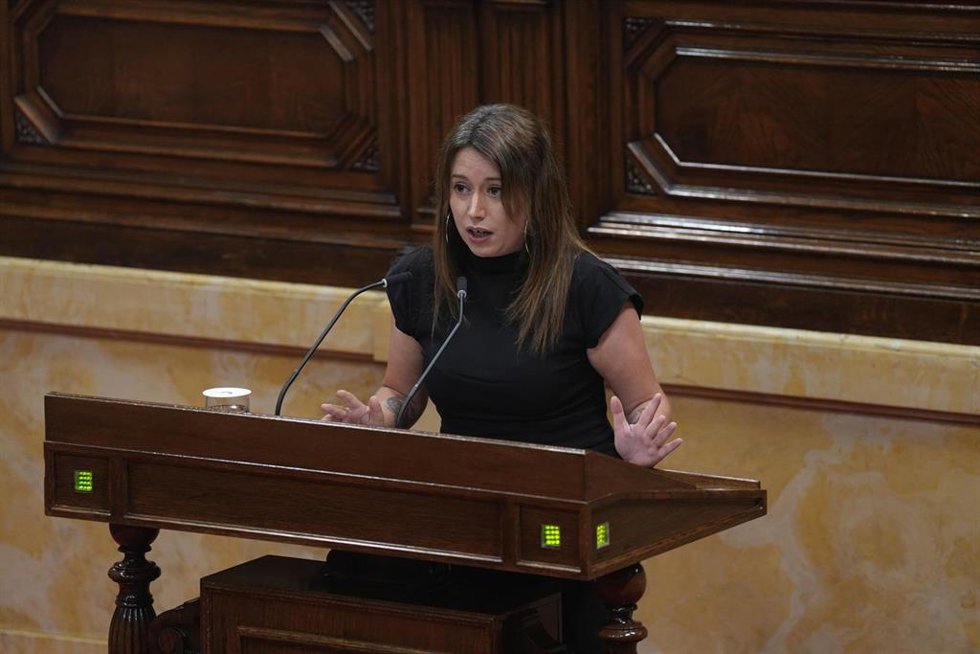 La diputada de la CUP Laure Vega, en el debate de Presupuestos en el Parlament