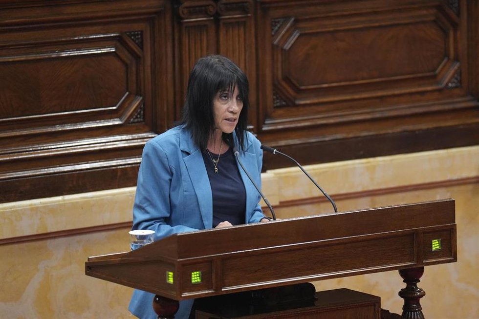 La diputada de Aliança Catalana, Rosa María Soberana, interviene durante una sesión plenaria, en el Parlament de Catalunya, a 2 de julio de 2026, en Barcelona, Catalunya (España). El pleno del Parlament debate y vota hoy los Presupuestos de la Generalitat